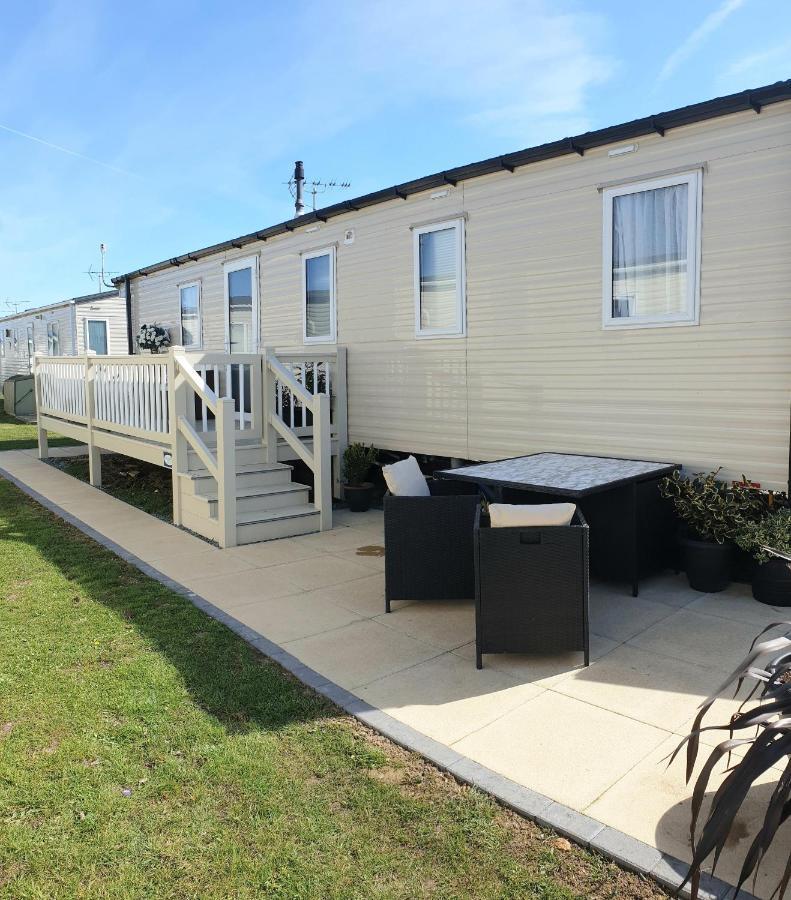 Griffiths, Seaview Caravan Park, Уитстейбъл Екстериор снимка