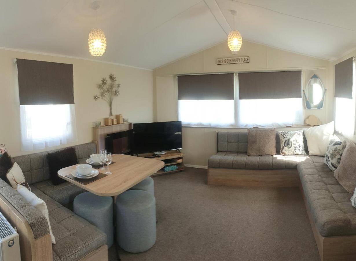 Griffiths, Seaview Caravan Park, Уитстейбъл Екстериор снимка