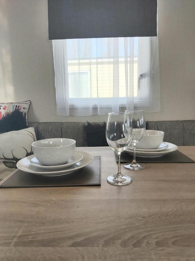 Griffiths, Seaview Caravan Park, Уитстейбъл Екстериор снимка